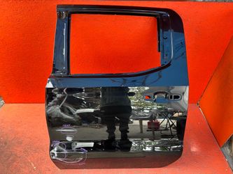 2019 - 2025 CHEVROLET SILVERADO / SIERRA 1500 LEFT DRIVER SIDE REAR DOOR OEM