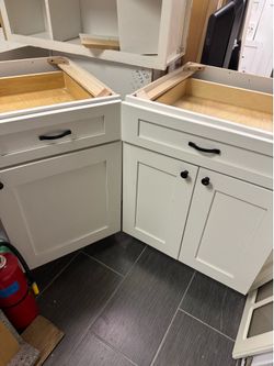 6  shaker cabinets (base 15, 21”,30, sink 30, wall 24x36, 27x36