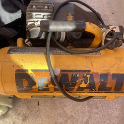 Dewalt 4 Gallon Compressor 