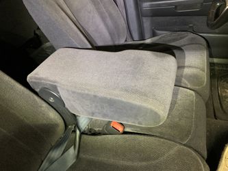 97-04 Dodge Dakota Center Arm Rest