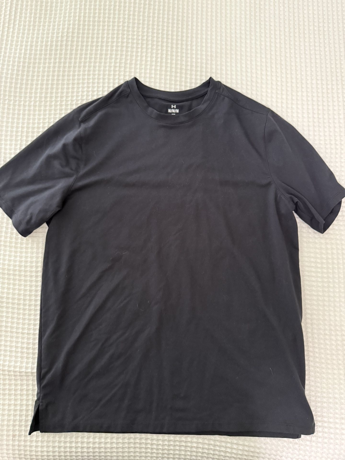 Black under armour shirt Loose