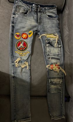 Distressed Patch Denim Jeans Light Wash
