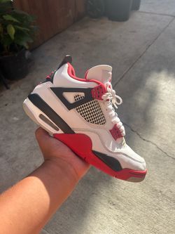 Air Jordan 4 “Fire Red” Sz 9