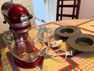 KitchenAid Artisan 5-Quart Stand Mixer with Glass Bowl