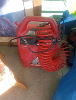 Good husky 1.5gal air compressor works great