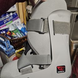 Genesis Walking Boot Size LARGE