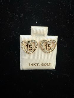 Aretes de 14 kilates de quinceañera