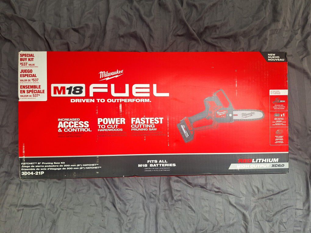 New in the box MILWAUKEE M18 Fuel Chainsaw