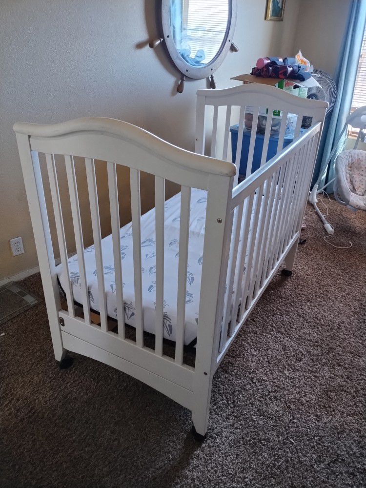 White Crib Without Mattress
