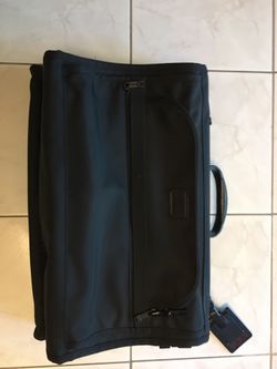 TUMI TRIFOLD