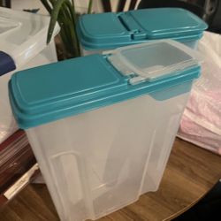 Plastic Containers With Lids.  Qty: 11