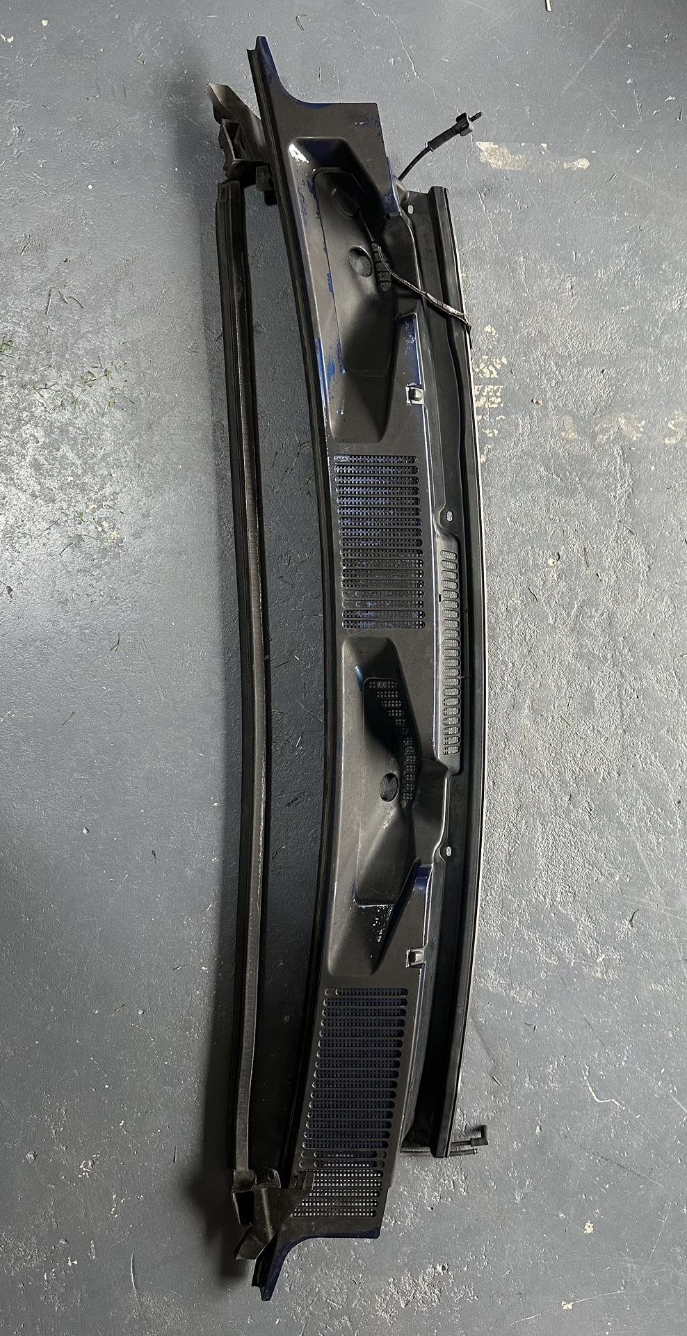 06-10 HUMMER H3 WINDSHIELD WIPER CENTER COWL VENT PANEL BLACK