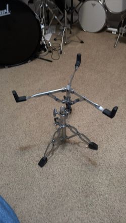Pearl snare stand