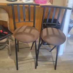 2 high / bar chairs foldavle