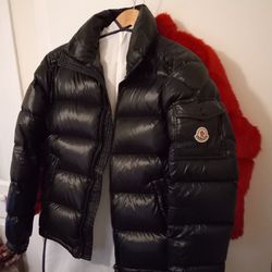 Moncler Size Small Flawless 