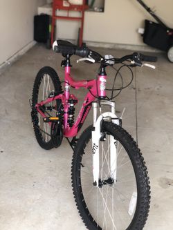 24 Mongoose Ledge 2.1 Girls Mountain Bike Pink for Sale in Atlanta GA OfferUp