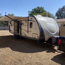 2016 2 Bedroom 36 Ft Travel Trailer 3 Slide Outs 