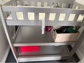 Reduced! Baby Changing Table & Pack n Play