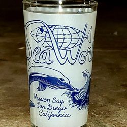 Vintage From The 70's - 80's Sea World Souvenir Drinking  Glass 