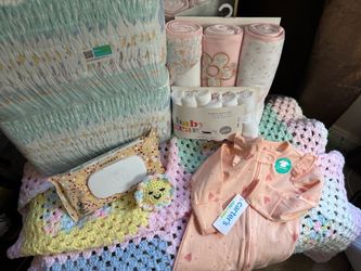 Deluxe Baby Girl Gift Set: NWT Carter’s, 9-Pc Bath, Pampers, Blanket & Tote 👶🏽✨🫧