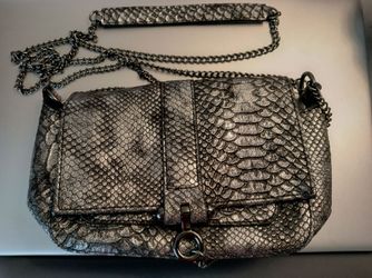 Snake Like Embossed Metallic Crossbody NIP 🐍