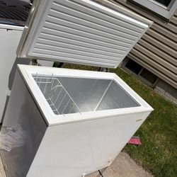 Chest Freezer 