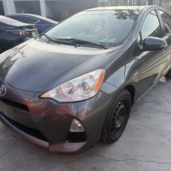 Toyota Prius C 2013 Clean Title 