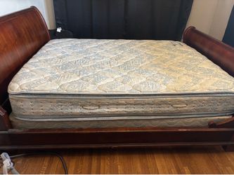 Sleigh bed (queen)