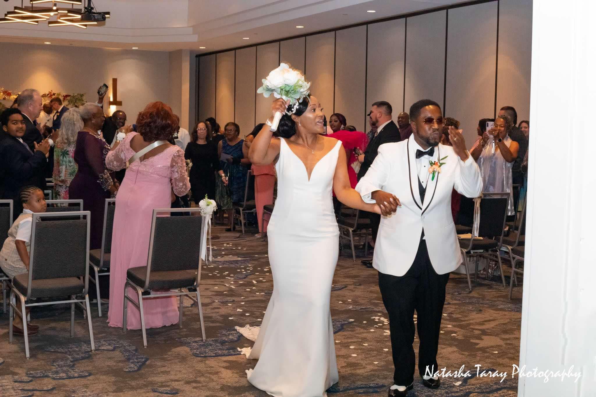 Wedding Dress Off-white, Medium