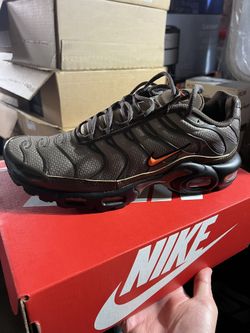 Nike Air Max Plus Baroque Brown Safety Orange