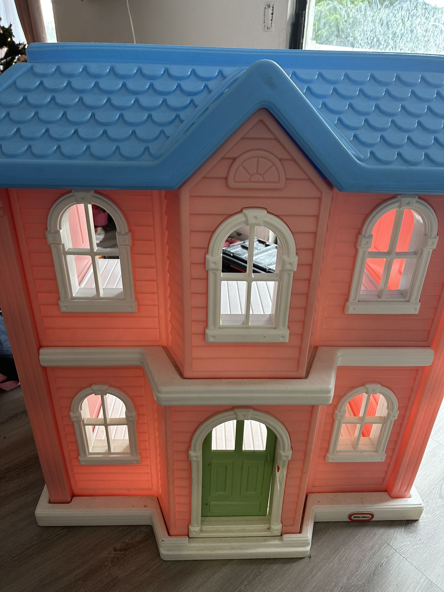 Little Tikes Doll House
