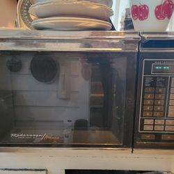 Vintage Amana Radarange Microwave