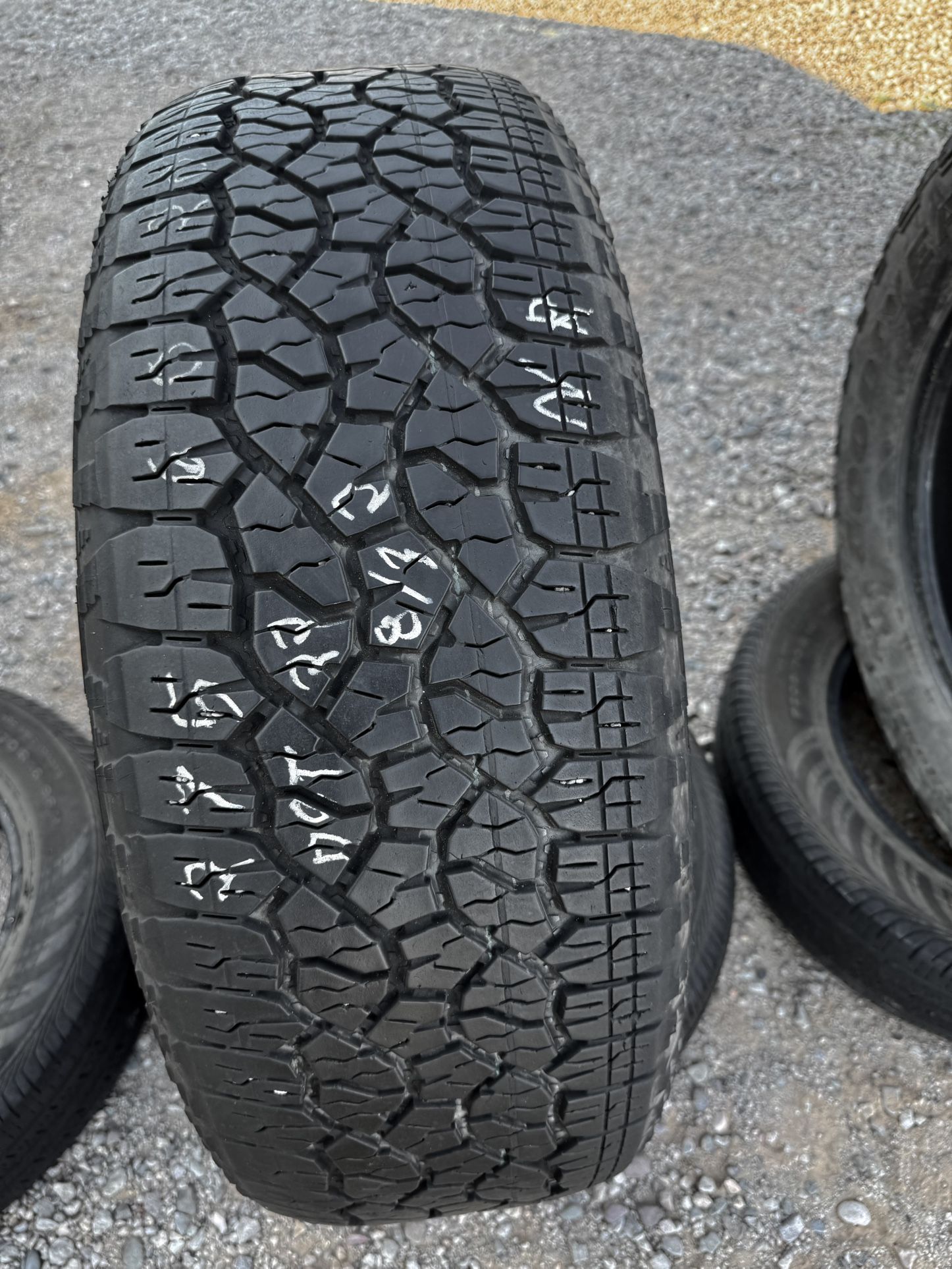 4 GOODYEAR AT 275/60/20 Tires 
