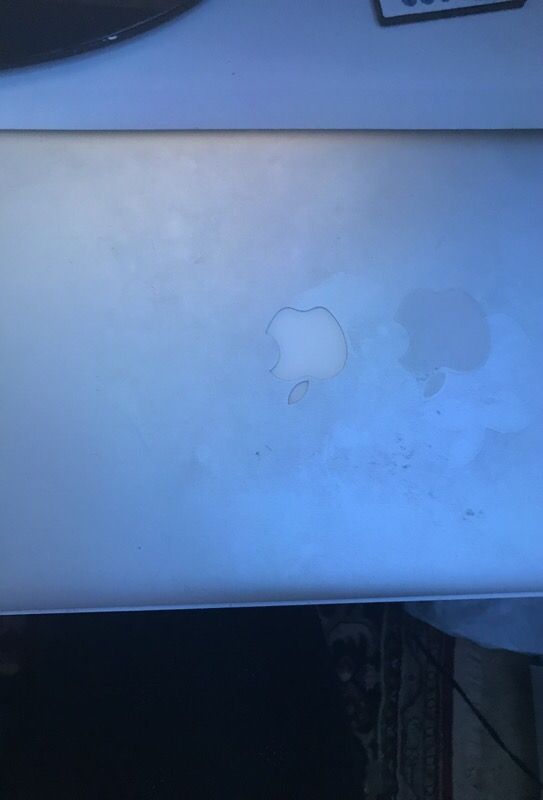 Macbook Pro (No Charger)