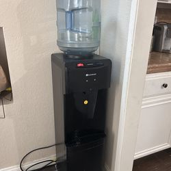 Water dispenser