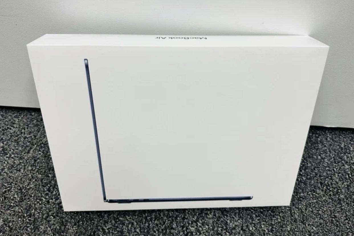 Brand New MacBook Air M4
