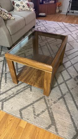 End table wood/glass