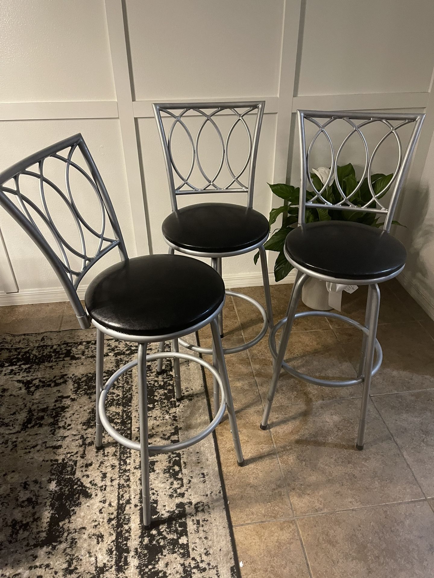 $75 Set Of Bar Stools! Pick Up Only!!