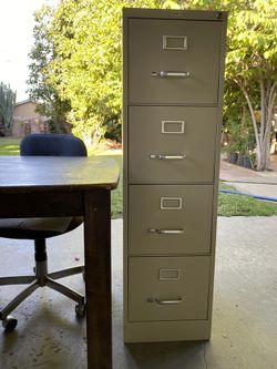 4 DRAWER METAL FILING CABINET