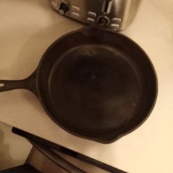 Cast iron Skillet. 11&3/4"