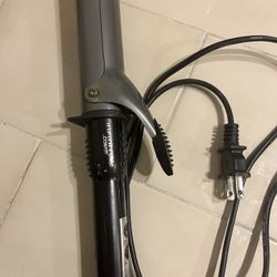 Infiniti Pro Conair Curling Iron 