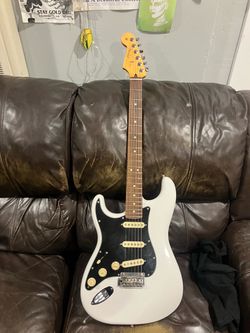 Left handed fender player 2 series Stratocaster