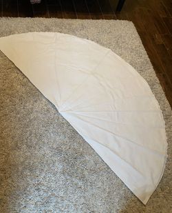 Round White Tablecloth