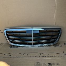 2018-2019 Mercedes S-class W222 S560 Front Upper Grille OEM