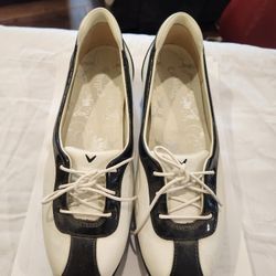 Callaway Women's Half Lace Golf Shoes in white and black patent leather, size 9, good condition 