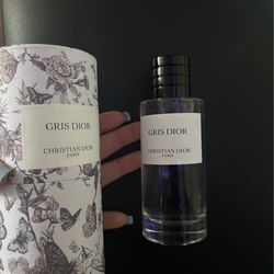 Gris Dior perfume