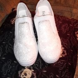 NEW Women's White Lace Fashion Wedge Sneakers Size 36 EUR/USA 6