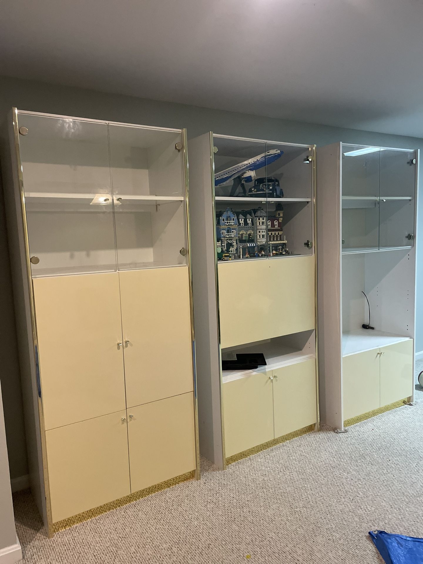 Cabinet Set