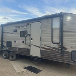 2016 Grey wolf Travel Trailer In Victorville Ca