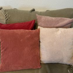 Throw Pillows 